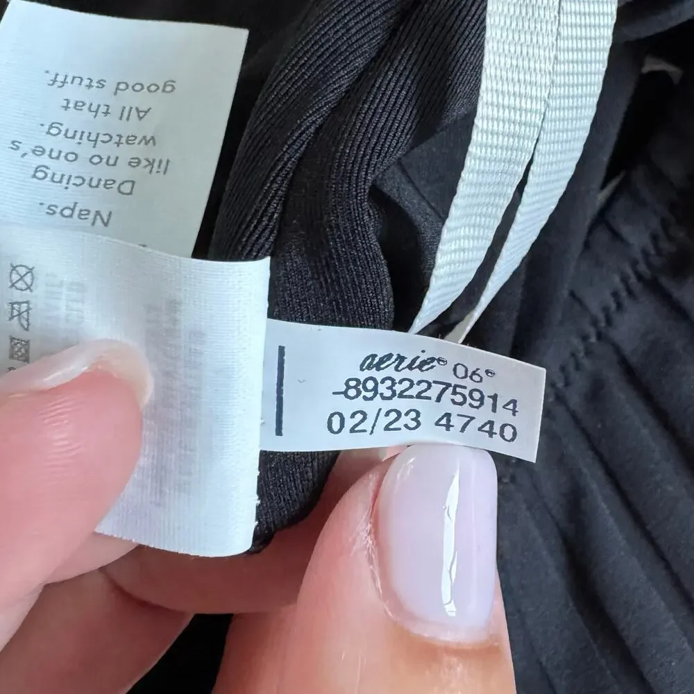 Aerie Womens Black Ribbed Cut Out Ring One Piece Monokini Swim Suit Size Large